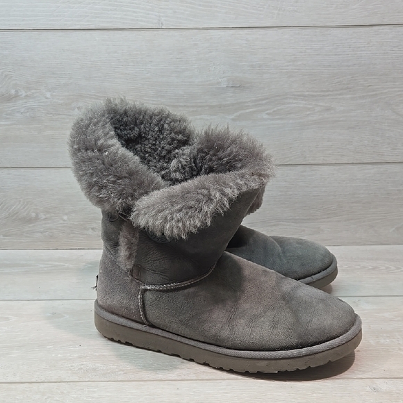 Ugg Australia Women's 5803 Ankle Baily Button Gray Shearling Boots Shoes 10 - Picture 1 of 12